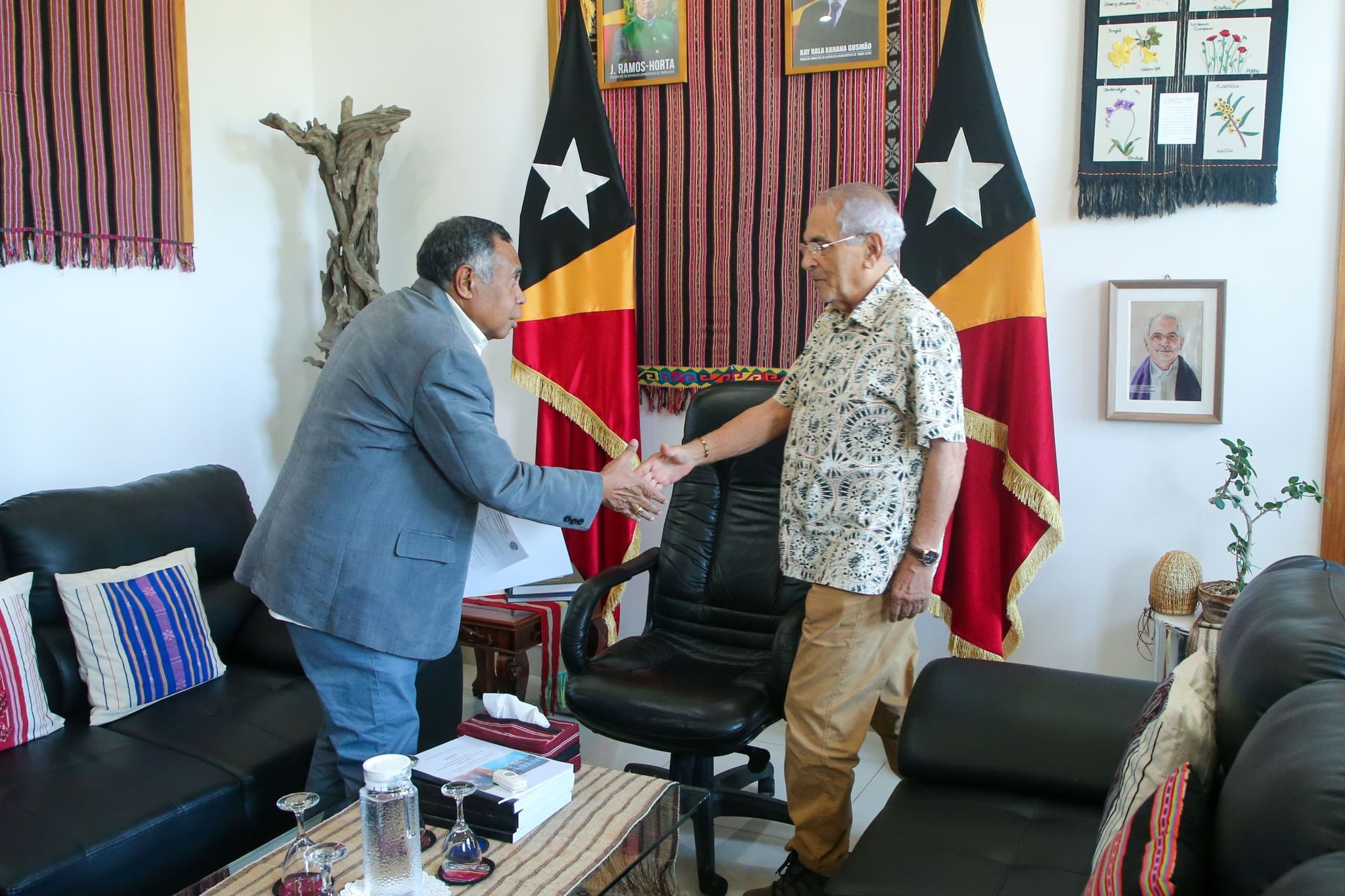 MINISTRU GASTÃO SOUSA INDTRODUS POLITIKA GOVERNU HARII BNDTL BÁ PR RAMOS-HORTA.