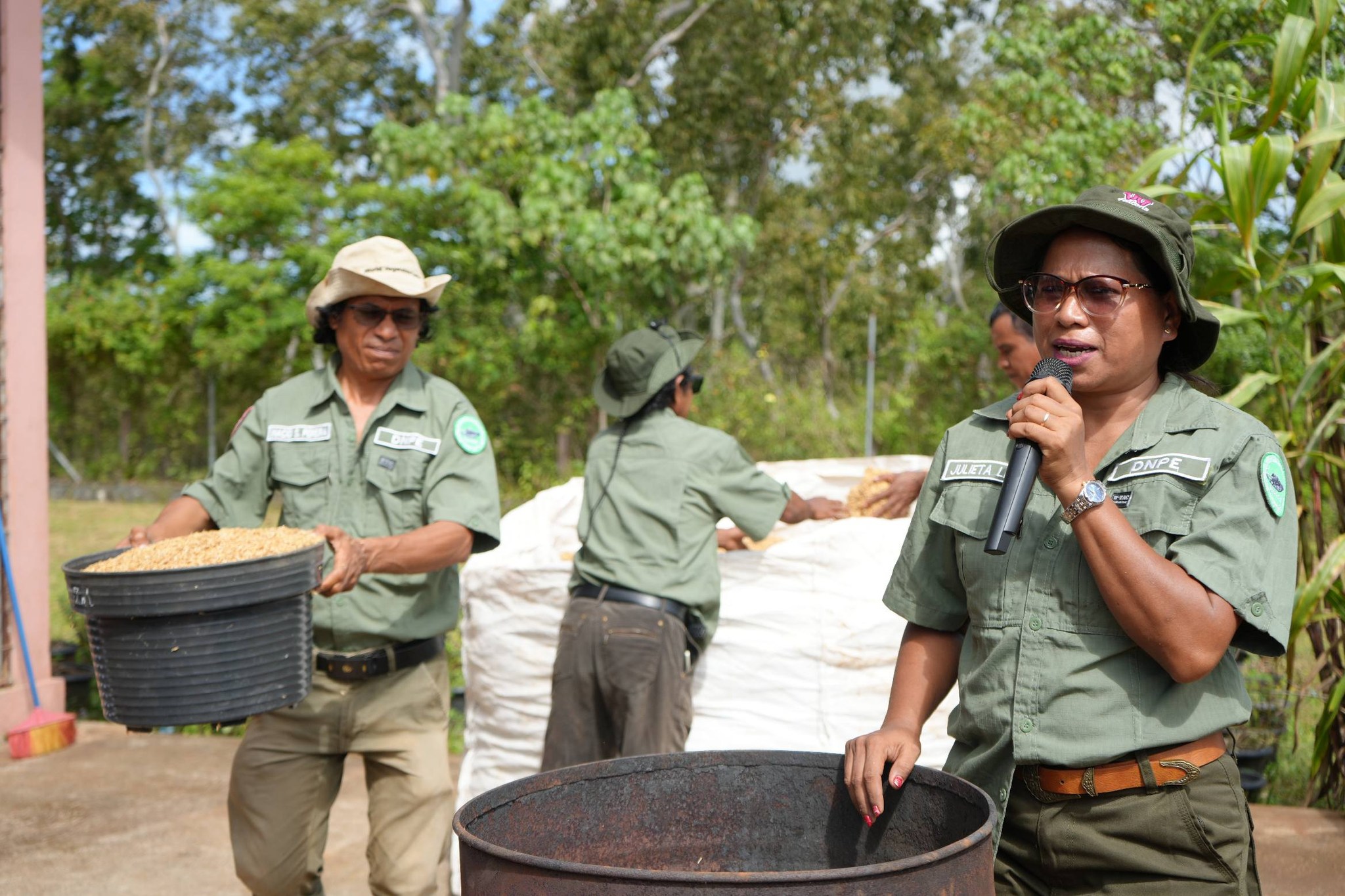 DNPE - AI-COM Implementa Programa Biochar Iha Sentru Peskiza Darasula