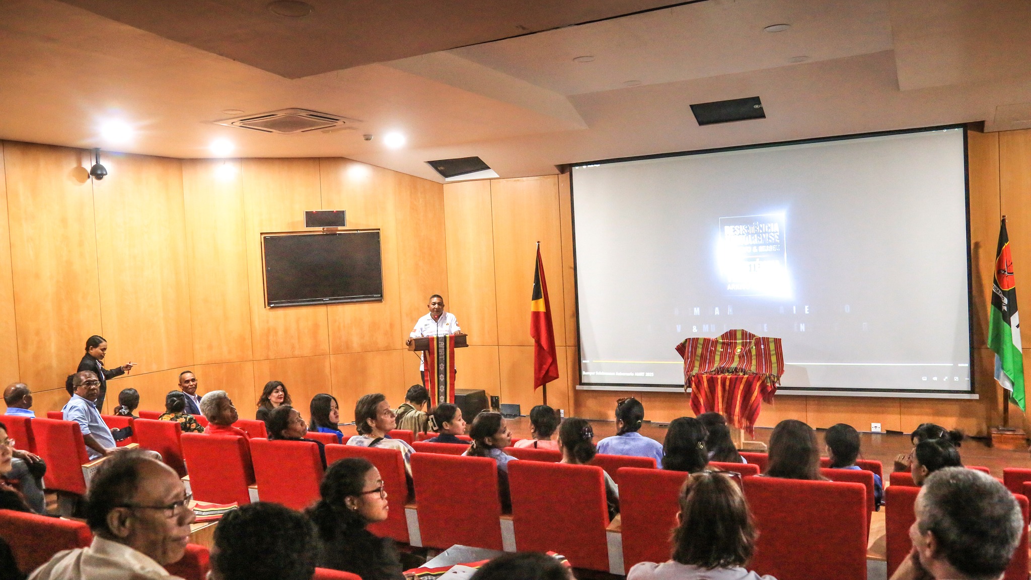 S.E SEKRETÁRIA ESTADU BA IGUALDADE-SEI, REPREZENTA S.E MINISTRU PRESIDENTE KONSELLU MINISTRUS HATO'O DISKURSU IHA SELEBRASAUN ANIVERSARIU TINAN 20 ARQUIVO NO MUSEU RESISTENSIA TIMOR, OHIN