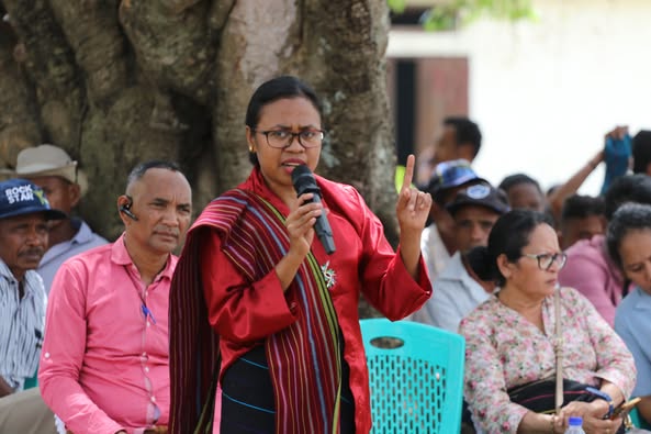 SEKRETARIA ESTADU BA IGUALDADE HAMUTUK HO DISTINTA DEPUTADA SIRA GMPTL NO AÚTORIDADE MUNISPÁL ERMERA KOMEMORA LORON INTERNASIONÁL FETO RURÁL