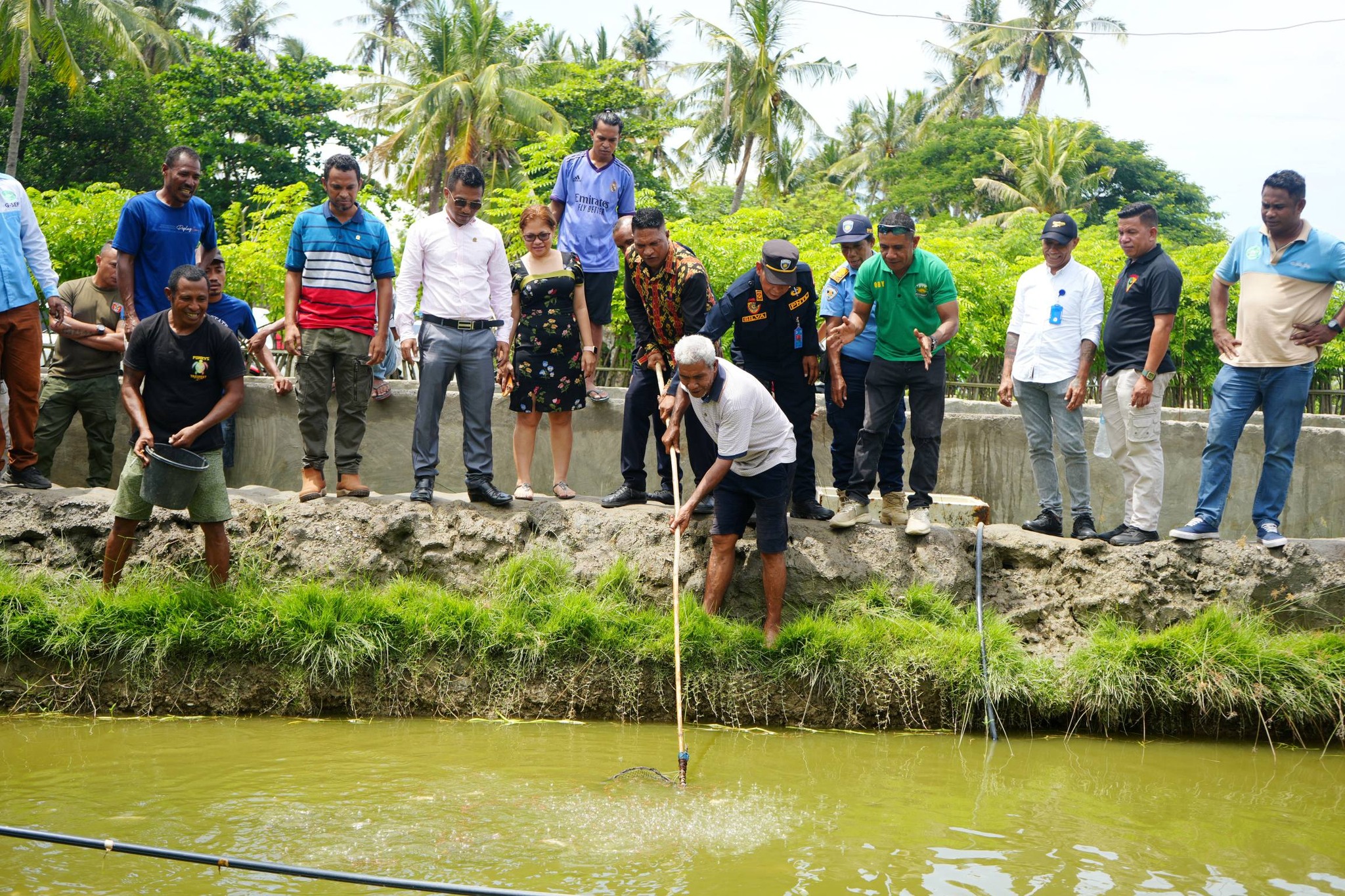 SEP ho Komunidade Suku Madohi Kolleta Ikan