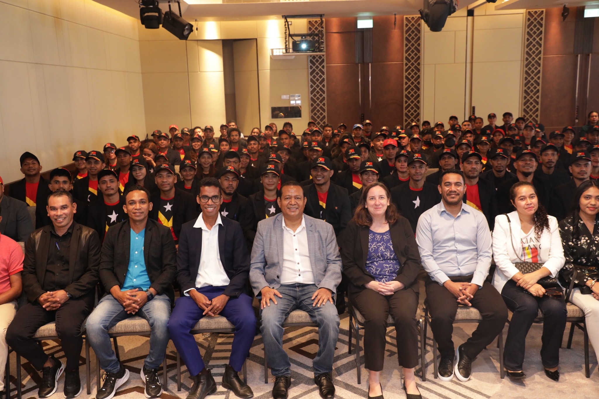 Traballadór Timoroan na'in 118 asina kontratu molok aranka ba servisu iha Austrália