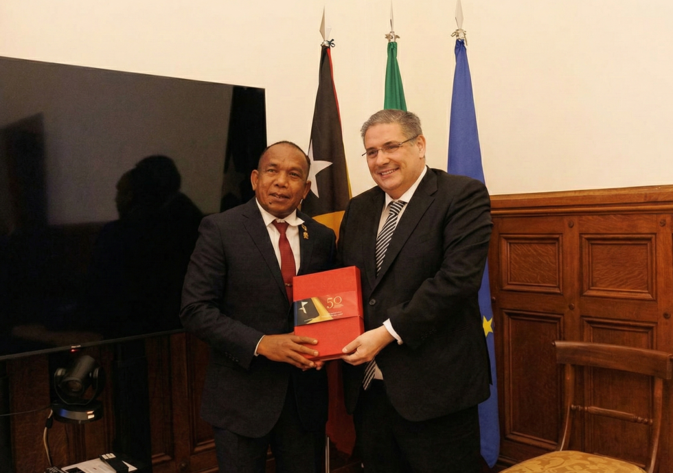 Vise-Ministru Asuntu Parlamentár Prezidénsia Konsellu Ministru Timor-Leste hala’o Enkontru bilaterál ho Ministru Asuntu Parlamentár Portugál