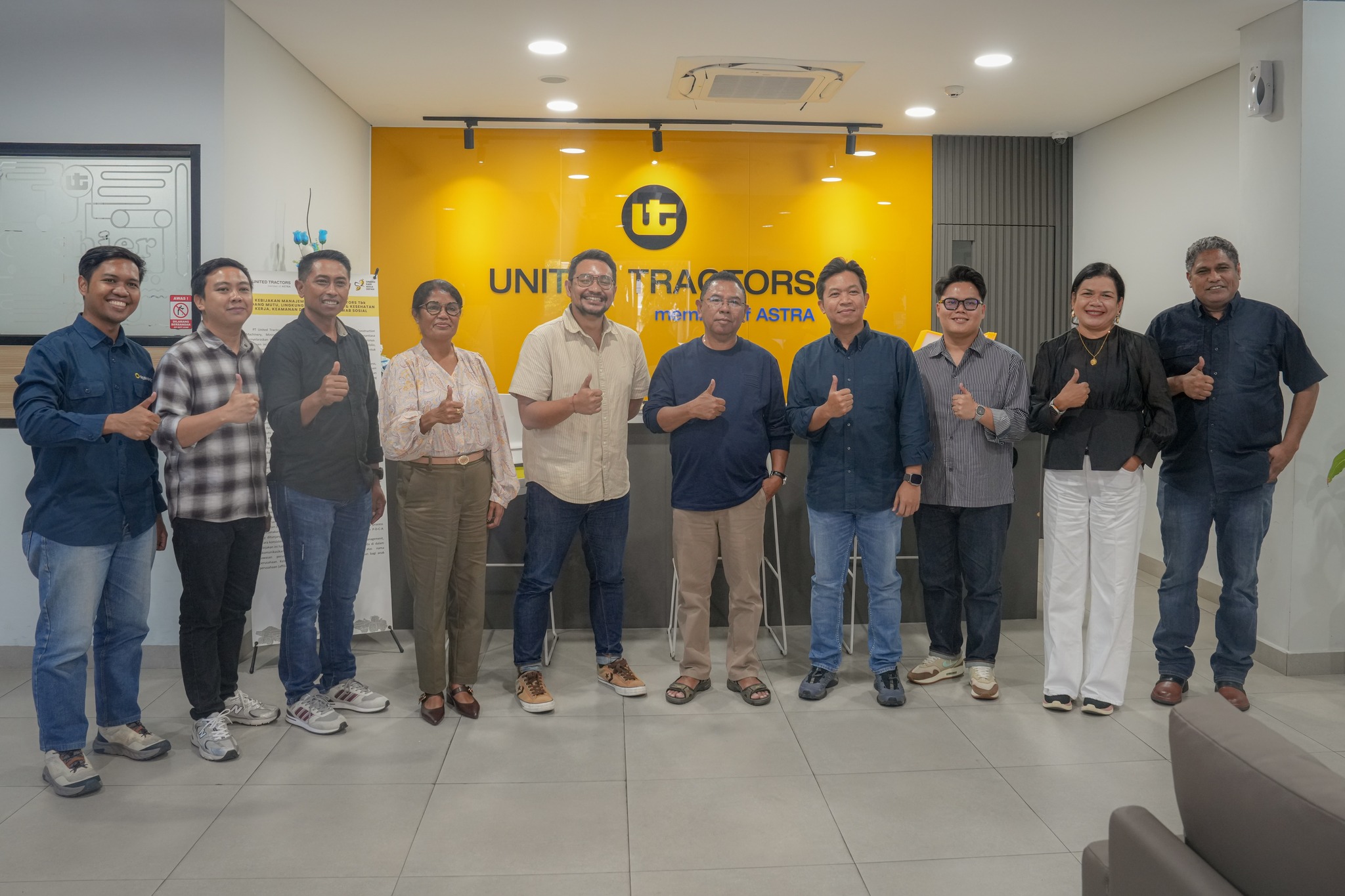 𝗠𝗜𝗡𝗜𝗦𝗧𝗥𝗨 𝗢𝗕𝗥𝗔𝗦 𝗣𝗨́𝗕𝗟𝗜𝗞𝗔𝗦 𝗛𝗢 𝗗𝗘𝗟𝗘𝗚𝗔𝗦𝗔𝗨𝗡 𝗛𝗔𝗟𝗔’𝗢 𝗩𝗜𝗭𝗜𝗧𝗔 𝗕𝗔 𝗣𝗧.𝗨𝗡𝗜𝗧𝗘𝗗 𝗧𝗥𝗔𝗖𝗧𝗢𝗥..