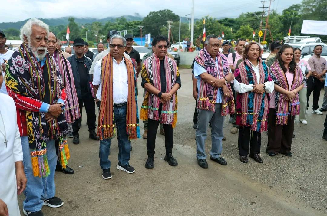 MINISTRU MAPPF AKONPAÑA  PM KAY RALA XANANA GUSMÃO HALO DIALOGU HO KOMUNIDADE  KONABA DEZENTRALIZASAUN PODER LOKAL IHA BOBONARO