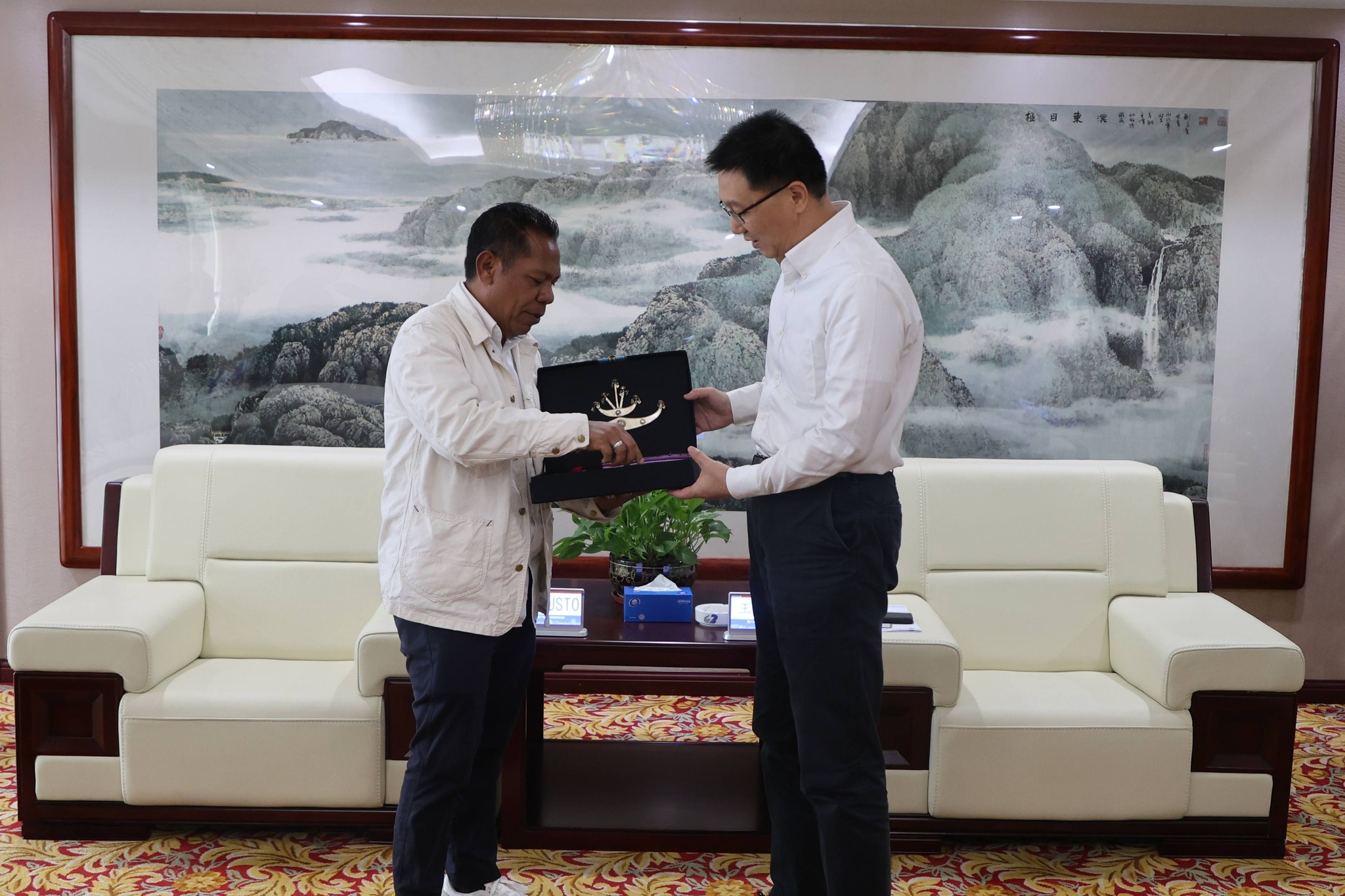 𝐆𝐮𝐚𝐧𝐠𝐝𝐨𝐧𝐠 𝐘𝐮𝐞 𝐒𝐡𝐮𝐢 𝐃𝐢𝐚𝐧 𝐆𝐫𝐨𝐮𝐩, 𝐈𝐡𝐚 𝐈𝐧𝐭𝐞𝐫𝐞𝐬𝐞 𝐇𝐚𝐤𝐚𝐫𝐚𝐤 𝐈𝐧𝐯𝐞𝐬𝐭𝐞 𝐀́𝐫𝐞𝐚 𝐈𝐧𝐝𝐮𝐬𝐭𝐫𝐢𝐚 𝐈𝐡𝐚 𝐓𝐢𝐦𝐨𝐫-𝐋𝐞𝐬𝐭𝐞