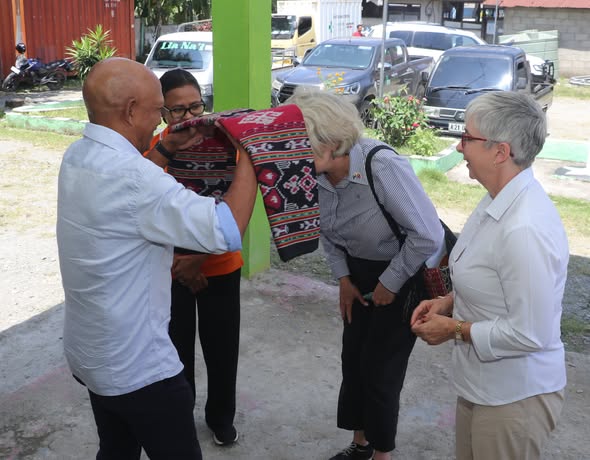 S.E SEKRETÁRIA ESTADU BA IGUALDADE-SEI HAMUTUK HO EMBAIXADORA AUSTRALIA BA ASUNTU JÉNERU IHA AZIA-PASIFIKU NO EMBAIXADORA AUSTRALIA, VISITA OFISIAL BA OSPITÁL MUNISIPIU ERMERA, OHIN