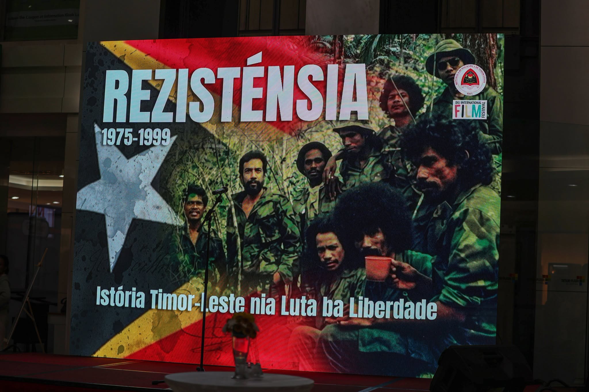 LANSAMENTU OFISIÁL FILME "REZISTÉNSIA" IHA TIMOR PLAZA HODI HANOIN HIKAS "ISTÓRIA" TIMOR-LESTE NIA LUTA BÁ UKUN RASIK AN.