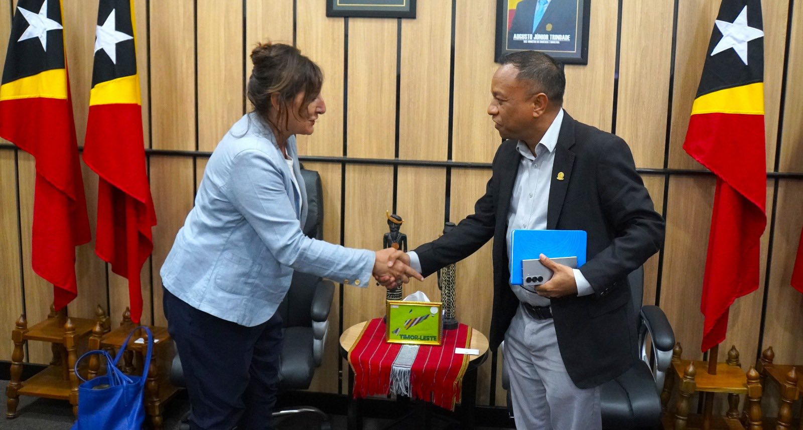 𝐊𝐨𝐧𝐬𝐞𝐥𝐥𝐮 𝐄𝐦𝐩𝐫𝐞𝐳𝐚𝐫𝐢á𝐥 𝐓𝐢𝐦𝐨𝐫-𝐋𝐞𝐬𝐭𝐞-𝐀𝐮𝐬𝐭𝐫á𝐥𝐢𝐚 𝐇𝐚𝐟𝐨𝐫𝐬𝐚 𝐊𝐨𝐩𝐞𝐫𝐚𝐬𝐚𝐮𝐧 𝐁𝐢𝐥𝐚𝐭𝐞𝐫𝐚𝐥