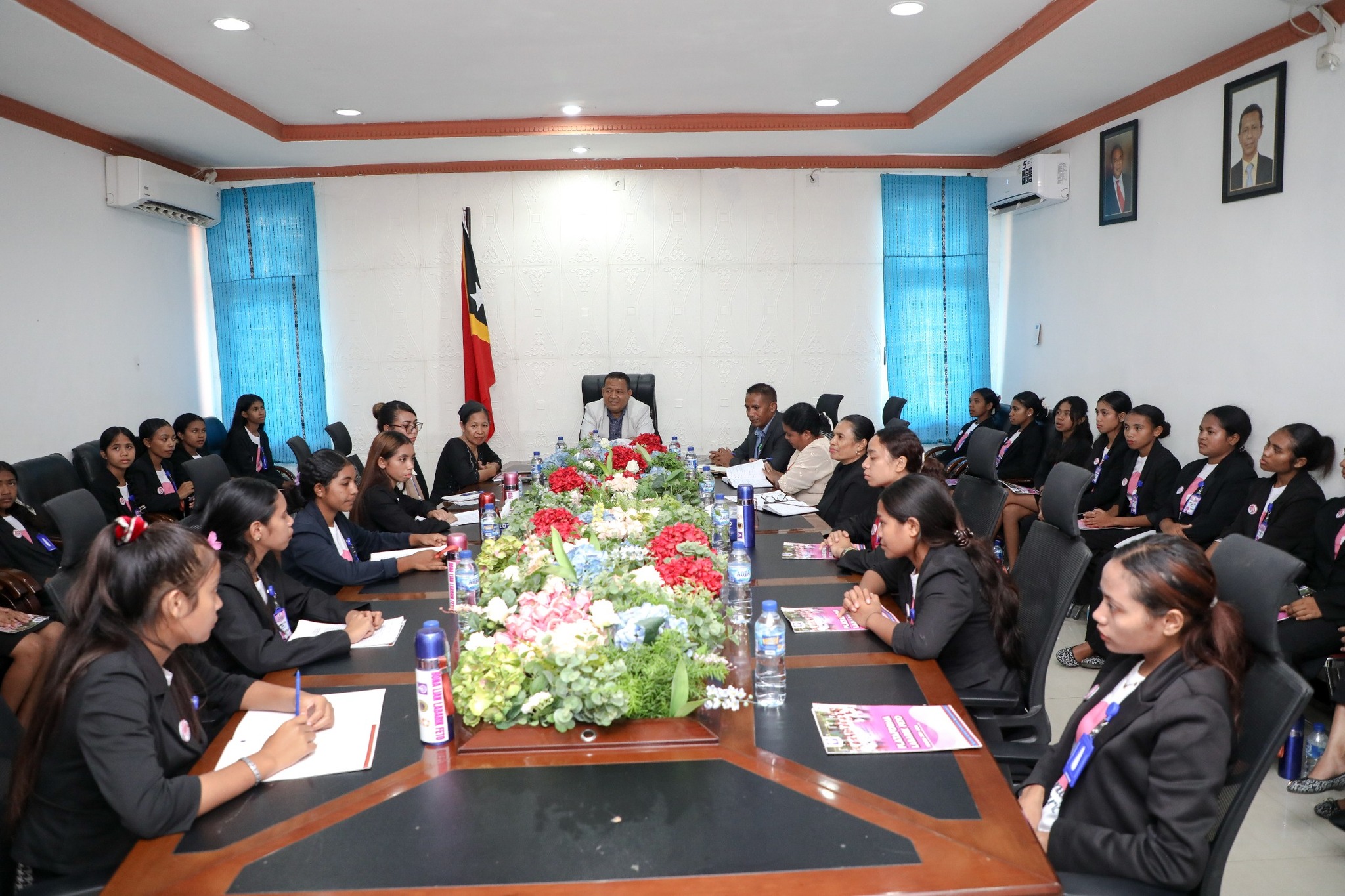 SEKRETÁRIU ESTADU HALA’O SORUMUTU HO REPREZENTANTE LABARIK FETO NO FETO FOIN-SA’E TIMOR-LESTE