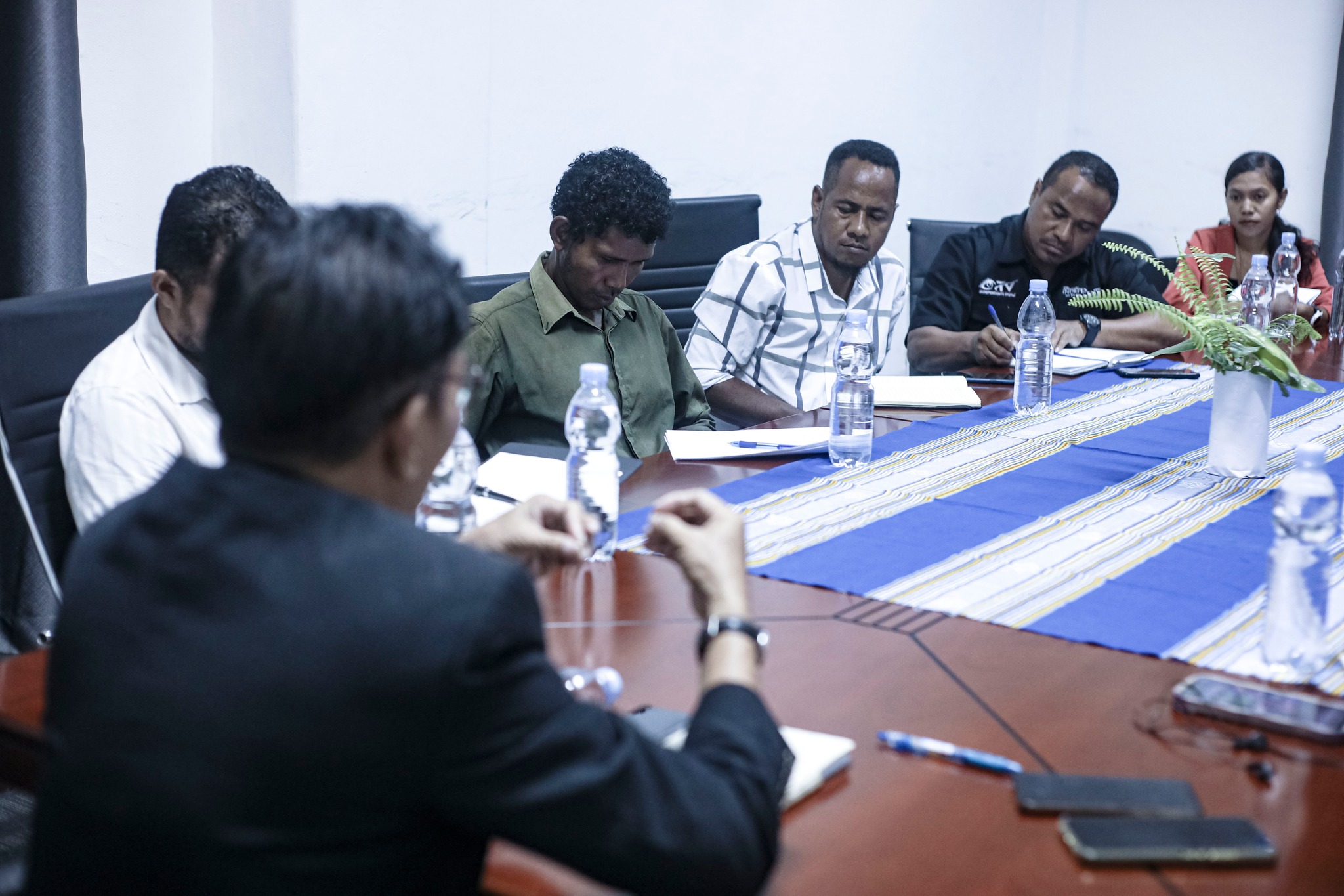 SEKOMS ENKONTRU REGULÁR HO JERENTE MEDIA SIRA