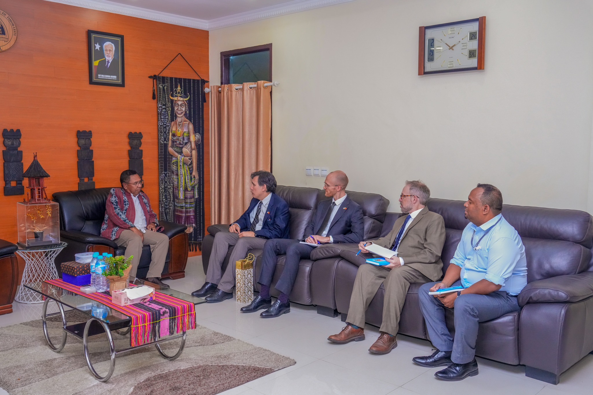 𝗠𝗜𝗡𝗜𝗦𝗧𝗥𝗨 𝗢𝗕𝗥𝗔𝗦 𝗣Ú𝗕𝗟𝗜𝗞𝗔𝗦 𝗘𝗡𝗞𝗢𝗡𝗧𝗥𝗨 𝗛𝗢 𝗘𝗡𝗞𝗔𝗥𝗥𝗘𝗚𝗔𝗗𝗨 𝗡𝗘𝗚Ó𝗦𝗜𝗨 𝗘𝗦𝗧𝗔𝗗𝗨𝗦 𝗨𝗡𝗜𝗗𝗨𝗦 𝗔𝗠É𝗥𝗜𝗞𝗔 𝗕Á 𝗧𝗜𝗠𝗢𝗥-𝗟𝗘𝗦𝗧𝗘.