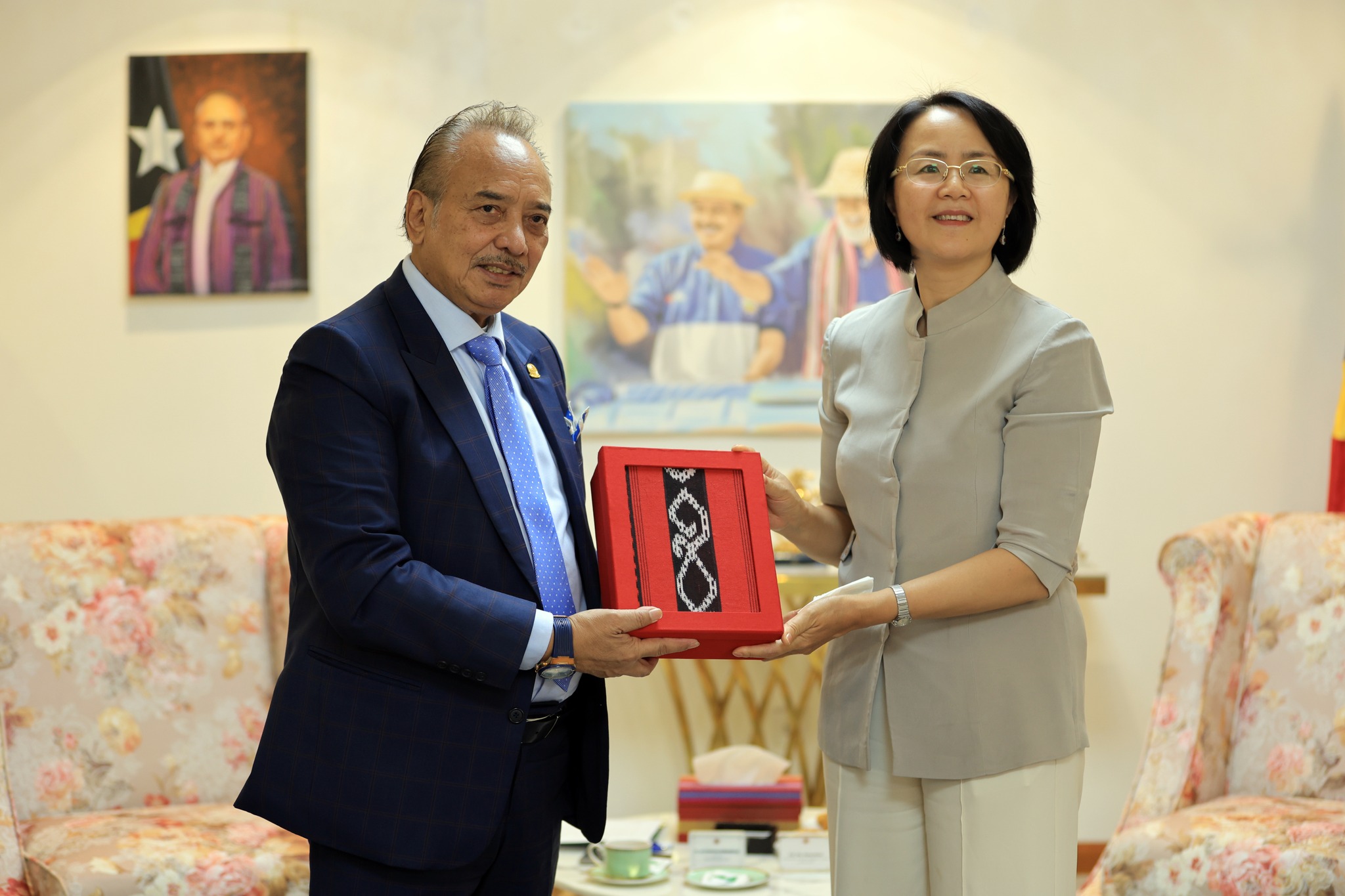 𝐄𝐦𝐛𝐚𝐢𝐱𝐚𝐝𝐨𝐫𝐚 𝐗𝐢𝐧𝐚 𝐡𝐚𝐬𝐨𝐫𝐮 𝐕𝐢𝐬𝐞-𝐏𝐌 𝐝𝐢𝐬𝐤𝐮𝐭𝐞 𝐤𝐨𝐨𝐩𝐞𝐫𝐚𝐬𝐚𝐮𝐧 𝐛𝐢𝐥𝐚𝐭𝐞𝐫á𝐥 𝐢𝐡𝐚 á𝐫𝐞𝐚 𝐩𝐫𝐢𝐨𝐫𝐢𝐭á𝐫𝐢𝐚 𝐬𝐢𝐫𝐚