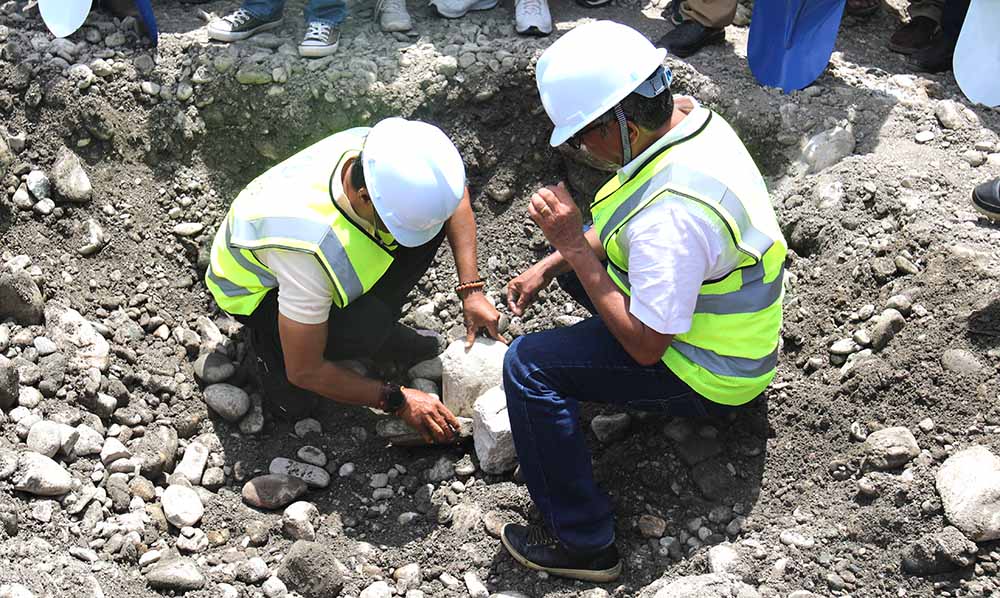 MINISTRU MAPPF MARCOS MAMETA  AKOMPAÑA VICE  PM MARIANO ASSANAMI LANSA FATUK DA-ULUK BÁ KONSTRUSAUN ESKEMA IRRIGASAUN SAHEN IHA MANATUTU