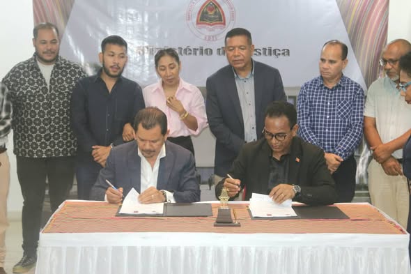 𝗗Í𝗟𝗜, 𝗠𝗝 — 𝗦𝗲𝘀𝘁𝗮-𝗳𝗲𝗶𝗿𝗮 𝟭𝟮 𝗗𝗲𝘇𝗲𝗺𝗯𝗿𝘂 𝟮𝟬𝟮𝟱, Governu Timor-Leste, liuhosi Sua-Eselénsia Ministru Justisa, Dr. Sérgio de Jesus Fernandes da Costa Hornai, ohin asina ona kontratu konsensaun ho kompaña GMN Holding, hodi utiliza domi