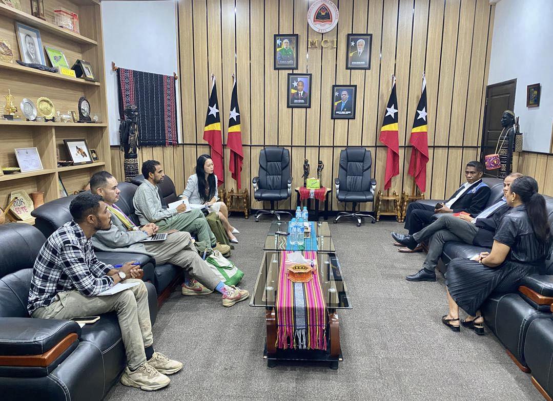 𝗙𝗲𝘁𝗼, 𝗘𝗸𝗼𝗻𝗼𝗺𝗶𝗮 𝗗𝗶𝗷𝗶𝘁á𝗹, 𝗻𝗼 𝗗𝗮𝗺𝗲 𝗦𝘂𝘀𝘁𝗲𝗻𝘁á𝘃𝗲𝗹: 𝗘𝘀𝘁𝘂𝗱𝘂 𝗞𝗼𝗻𝗷𝘂𝗻𝘁𝗮 𝗶𝗱𝗮 𝗶𝗵𝗮 𝗧𝗶𝗺𝗼𝗿-𝗟𝗲𝘀𝘁𝗲