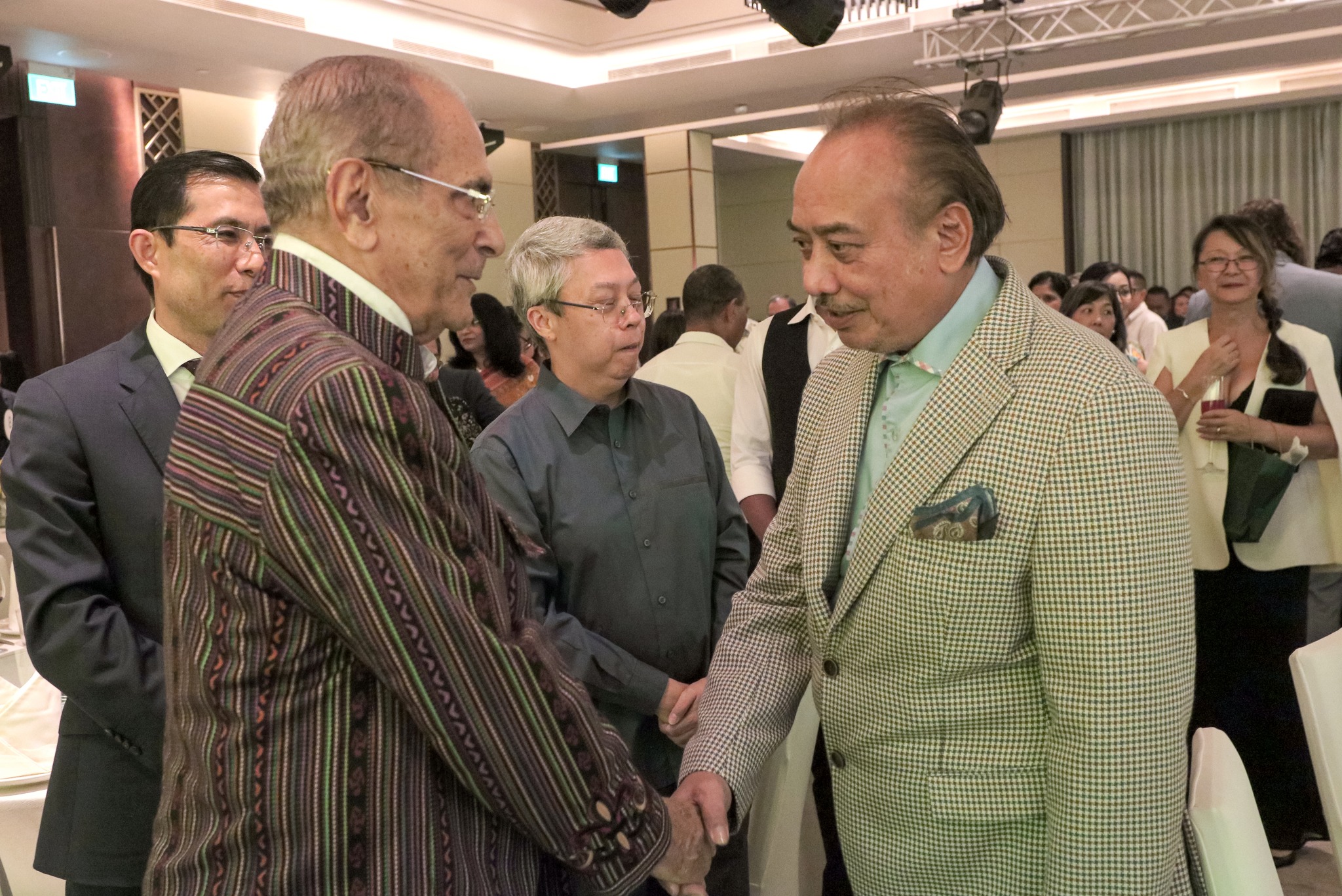 𝐕𝐢𝐬𝐞-𝐏𝐌 𝐡𝐨 𝐏𝐫𝐞𝐳𝐢𝐝𝐞𝐧𝐭𝐞 𝐑𝐞𝐩ú𝐛𝐥𝐢𝐤𝐚 𝐩𝐚𝐫𝐭𝐢𝐬𝐢𝐩𝐚 𝐢𝐡𝐚 𝐤𝐨𝐦𝐞𝐦𝐨𝐫𝐚𝐬𝐚𝐮𝐧 𝐋𝐨𝐫𝐨𝐧 𝐌𝐨𝐫𝐢𝐬 𝐒𝐮𝐚 𝐌𝐚𝐣𝐞𝐬𝐭𝐚𝐝𝐞 𝐋𝐢𝐮𝐫𝐚𝐢 𝐁𝐡𝐮𝐦𝐢𝐛𝐨𝐥 𝐀𝐝𝐮𝐥𝐲𝐚𝐝𝐞𝐣 𝐧𝐨 𝐋𝐨𝐫𝐨𝐧 𝐍𝐚𝐬𝐢𝐨𝐧á𝐥 𝐓𝐚𝐢𝐥á𝐧𝐝𝐢𝐚