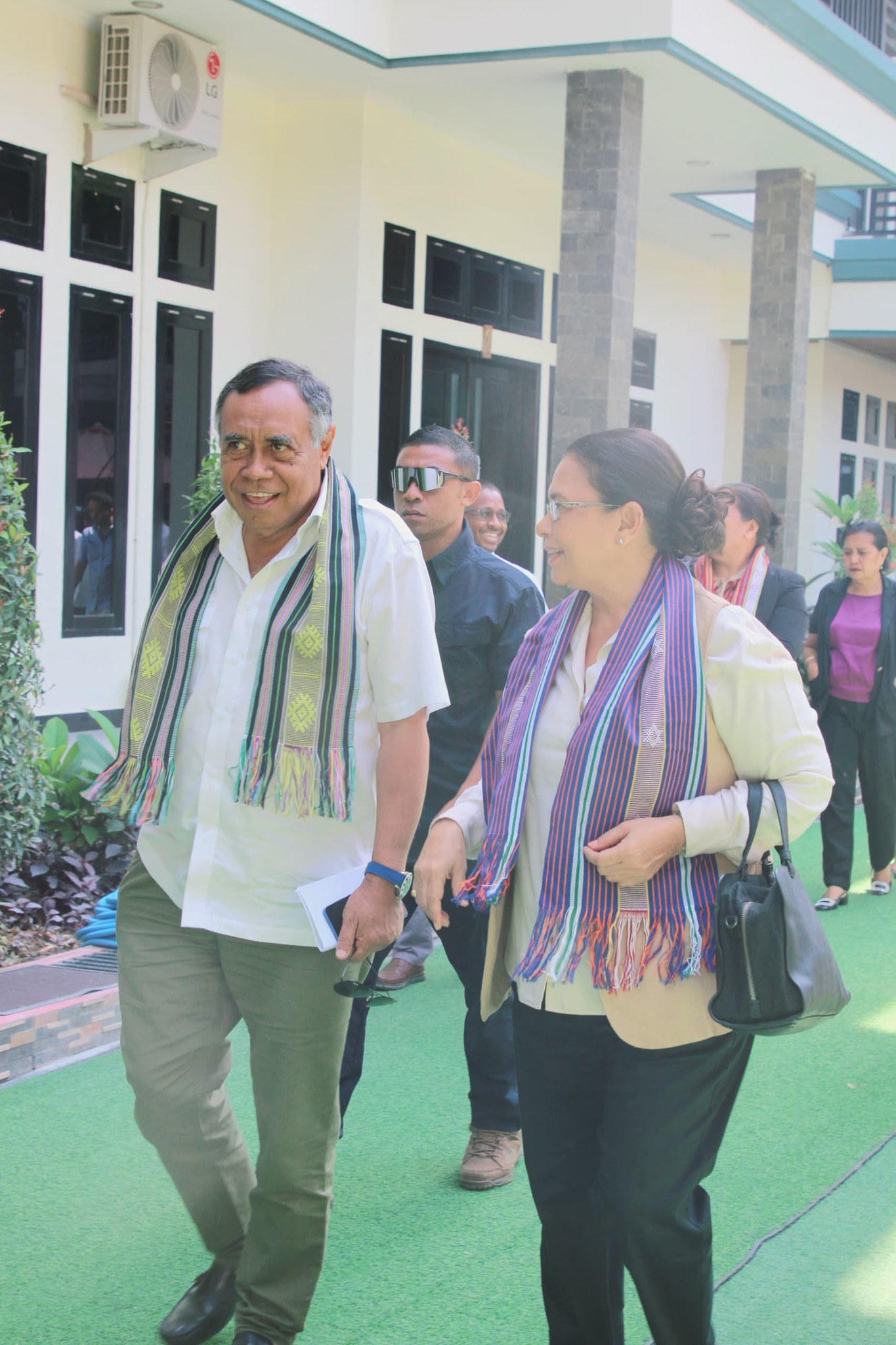 S.E. MINISTRU MPIE, ENG.GASTÃO FRANCISCO DE SOUSA ABERTURA SEMINÁRIU, SENSIBILIZASAUN KONA-BÁ BOA GOVERNASAUN HODI PREVENE NO KOMBATE KORUPSAUN.