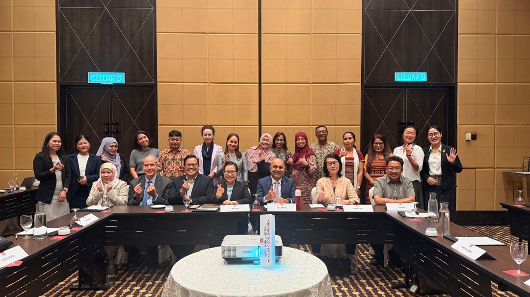 DIRETORA DNDIG-SEI PARTISIPA NO HALO INTERVENSAUN IHA KOLÓKIU REJIONÁL KONA-BA “HUSI DEKLARASAUN BA ASAUN: ESPLORA DALAN NO PARSERIA SIRA ATU AVANSA AJENDA KUIDADU ASEAN”.