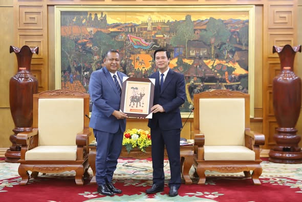 As part of the Agenda of the Working Visit of H.E Secretary of State for Vocational Training and Employment ( SEFOPE) Timor- Leste to Viet Nam, H.E. Secretary of State SEFOPE, Mr. Rogério Araújo Mendonça and H.E. Ambassador o
