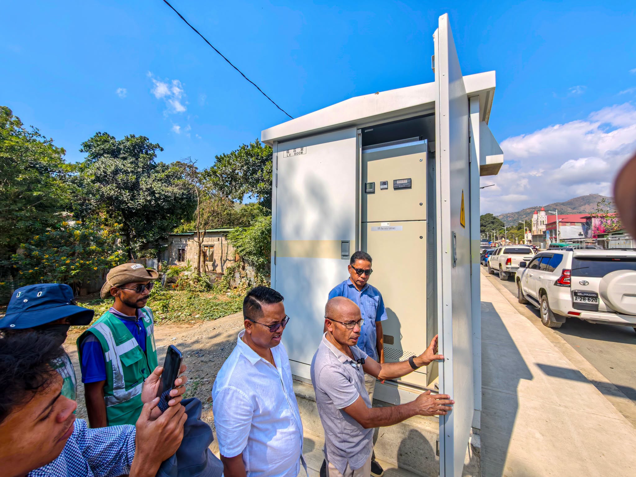 𝗘𝗠𝗔 𝗗𝗘𝗦𝗞𝗢𝗡̃𝗘𝗦𝗜𝗗𝗨 𝗘𝗦𝗧𝗥𝗔𝗚𝗔 𝗣𝗔𝗡𝗘𝗟 𝗥𝗠𝗨 (𝗥𝗜𝗡𝗚 𝗠𝗔𝗜𝗡 𝗨𝗡𝗜𝗧) 𝗡𝗢 𝗣𝗔𝗡𝗘𝗟 𝗟𝗩 (𝗟𝗢𝗪 𝗩𝗢𝗟𝗧𝗔𝗚𝗘) 𝗡𝗘’𝗘𝗕𝗘 𝗛𝗔𝗡𝗘𝗦𝗔𝗡 𝗘𝗟𝗘𝗠𝗘𝗡𝗧𝗨 𝗜𝗠𝗣𝗢𝗥𝗧𝗔𝗡𝗧𝗘 𝗕𝗔 𝗙𝗢𝗥𝗡𝗘𝗦𝗜𝗠𝗘𝗡𝗧𝗨 𝗘𝗟𝗘𝗧𝗥𝗜𝗦𝗜𝗗𝗔𝗗𝗘 𝗦𝗜𝗦𝗧𝗘𝗠𝗔 𝗦𝗨𝗕𝗧𝗘𝗥𝗔𝗡𝗨 𝗨𝗡𝗗𝗘𝗥𝗚𝗥𝗢𝗨𝗡𝗗 𝗡𝗜𝗔𝗡 𝗜𝗛𝗔 𝗔̀𝗥𝗘𝗔 𝗕𝗘𝗞𝗢𝗥𝗔.