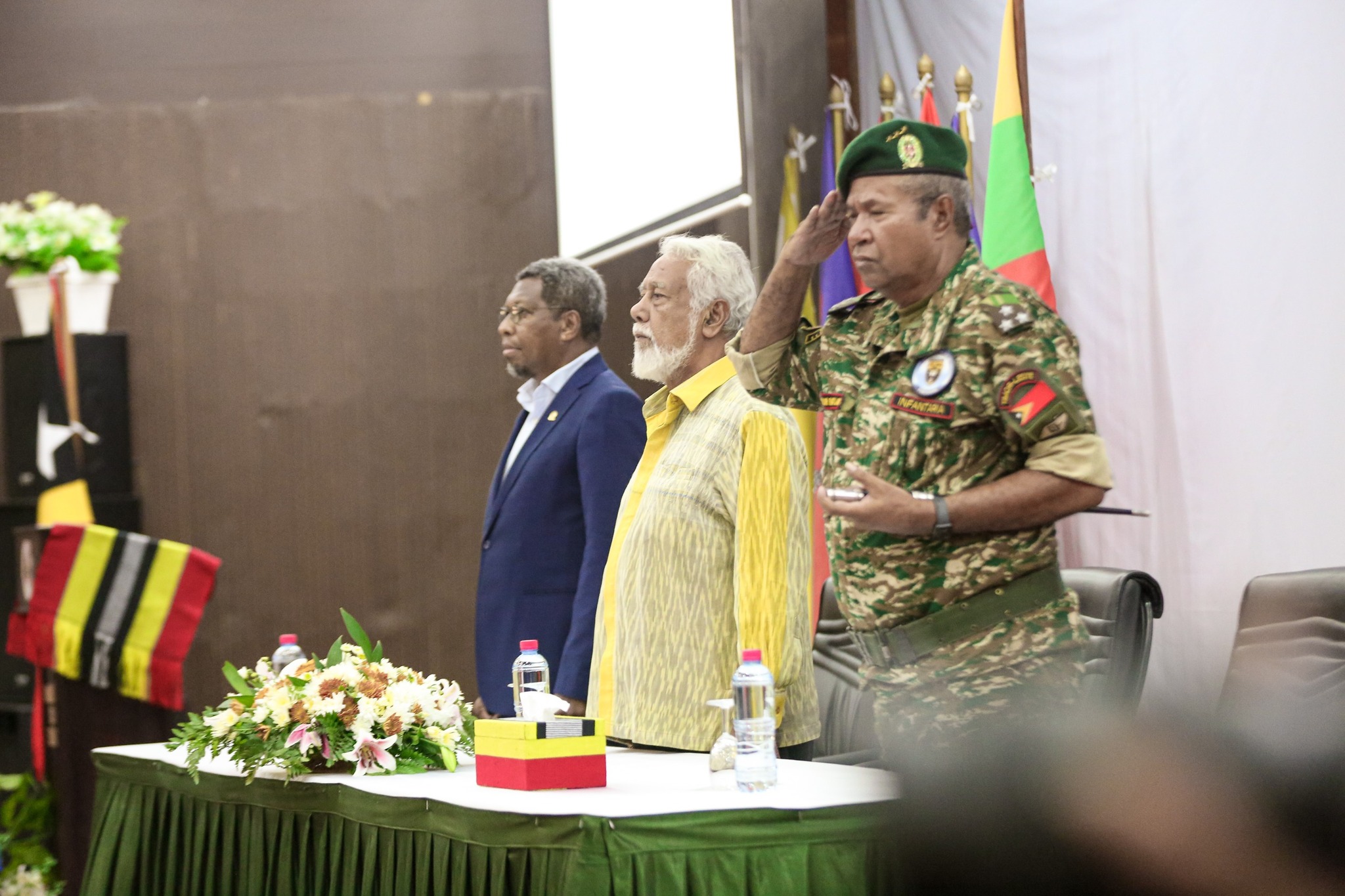 SEPC HAMUTUK HO MEMBRO GOVERNO SIRA AKOMPAÑA PRIMEIRO MINISTRO KAY RALA XANANA GUSMÃO HALA᾽O DESPEDE BA FORSA TAREFAS KONTIJENTE APOIU UMANITÁRIA BÁ NASAUN FILIPINA