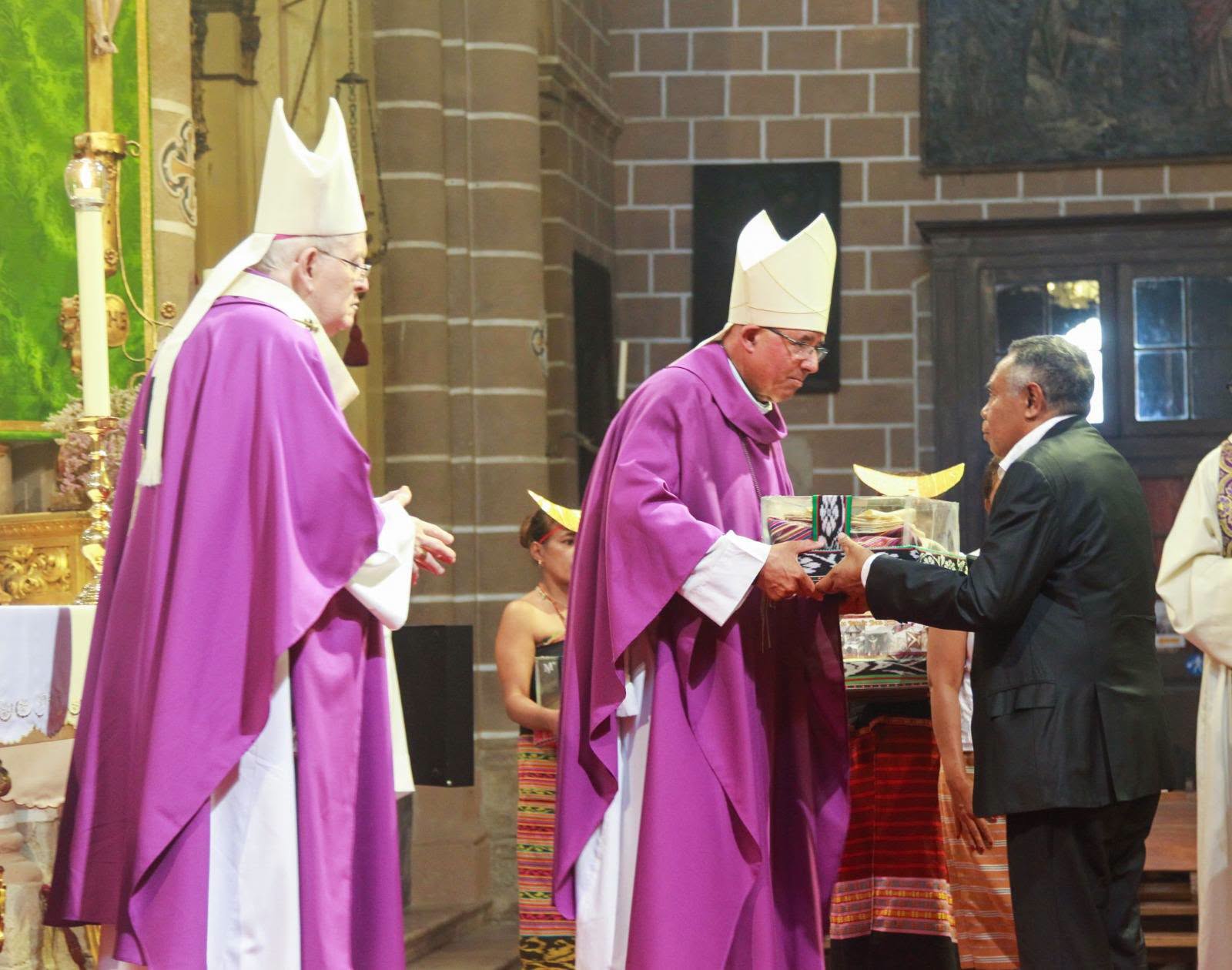 PORTUGAL OFISIALMENTE ENTREGA PRELADU NA’IN-TOLU BÁ GOVERNU NO IGREJA KATÓLIKA TIMOR-LESTE.
