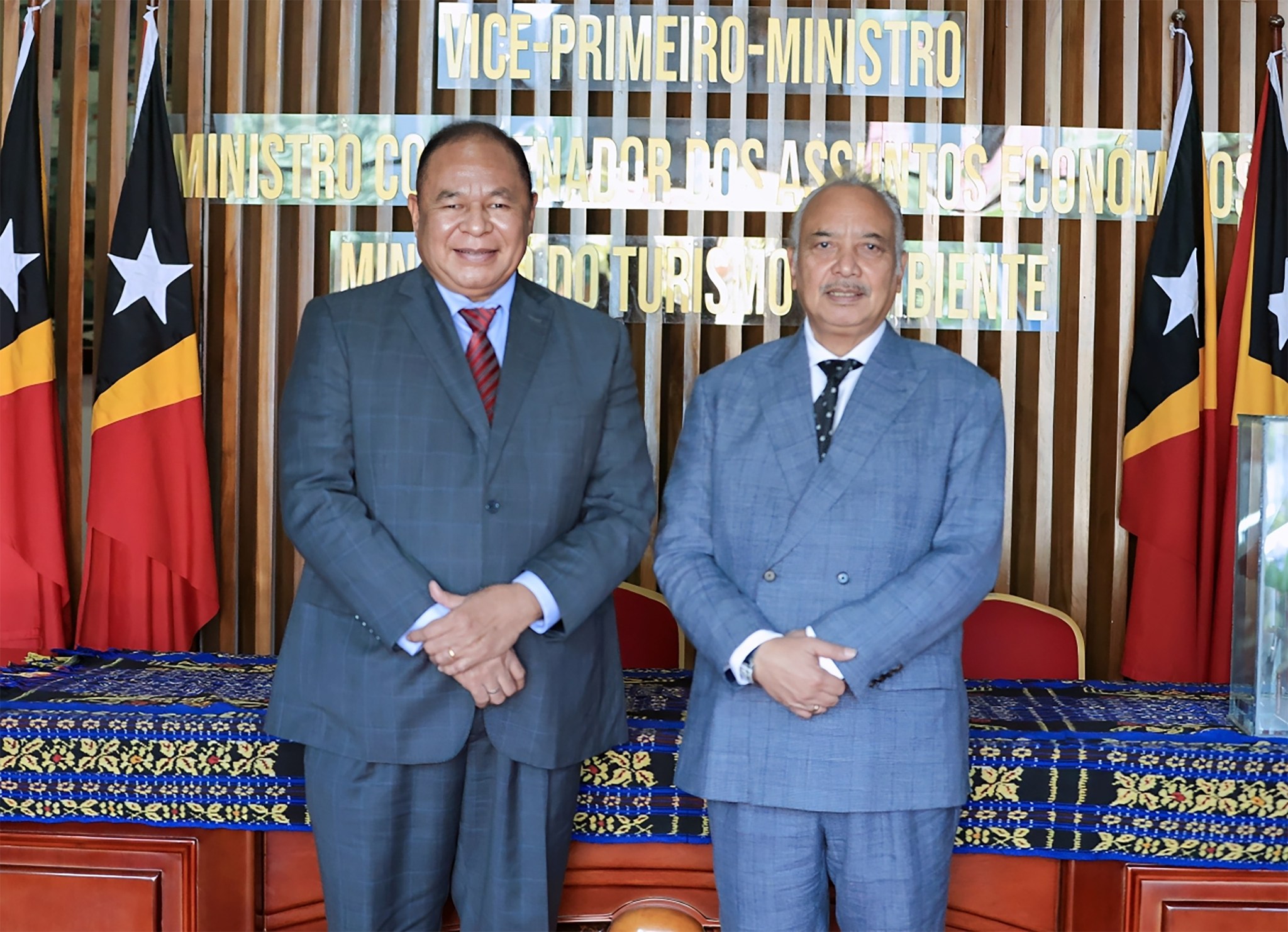 V𝐢𝐬𝐞-𝐏𝐌 𝐬𝐢𝐦𝐮 𝐯𝐢𝐳𝐢𝐭𝐚 𝐌𝐍𝐄𝐊