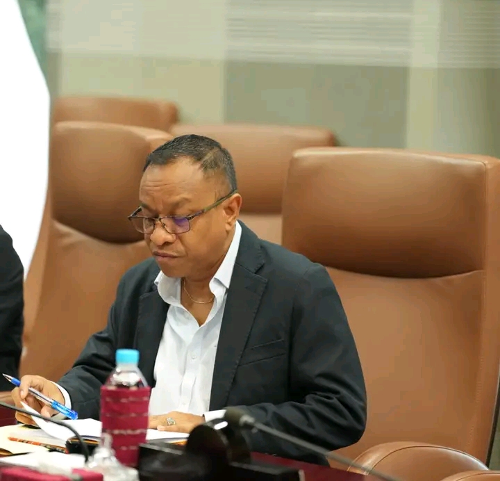 𝐕𝐢𝐬𝐞 𝐌𝐢𝐧𝐢𝐬𝐭𝐫𝐮 𝐊𝐨𝐦𝐞́𝐫𝐬𝐢𝐮 𝐧𝐨 𝐈𝐧𝐝𝐮𝐬𝐭𝐫𝐢𝐚 𝐑𝐞𝐩𝐫𝐞𝐳𝐞𝐧𝐭𝐚 𝐈𝐗 𝐆𝐨𝐯𝐞𝐫𝐧𝐮 𝐊𝐨𝐧𝐬𝐭𝐢𝐭𝐮𝐬𝐢𝐨𝐧𝐚́𝐥 𝐡𝐨 𝐏𝐚𝐫𝐥𝐚𝐦𝐞𝐧𝐭𝐮 𝐍𝐚𝐬𝐢𝐨𝐧𝐚́𝐥 𝐥𝐢𝐮 𝐡𝐮𝐬𝐢 𝐊𝐨𝐦𝐢𝐬𝐚𝐮𝐧 𝐀, 𝐡𝐚𝐥𝐨 𝐃𝐢𝐬𝐤𝐮𝐬𝐚𝐮𝐧 𝐄𝐬𝐩𝐞𝐬𝐢𝐚𝐥𝐢𝐝𝐚𝐝𝐞 𝐁𝐚 𝐏𝐫𝐨𝐩𝐨𝐬𝐭𝐚 𝐋𝐞𝐢 𝐍𝐮́.𝟏𝟑/𝐕𝐈 𝐊𝐨𝐧𝐚-𝐛𝐚 𝐑𝐞𝐤𝐮𝐩𝐞𝐫𝐚𝐬𝐚𝐮𝐧 𝐧𝐨 𝐈𝐧𝐬𝐨𝐥𝐯𝐞𝐧𝐬𝐢𝐚