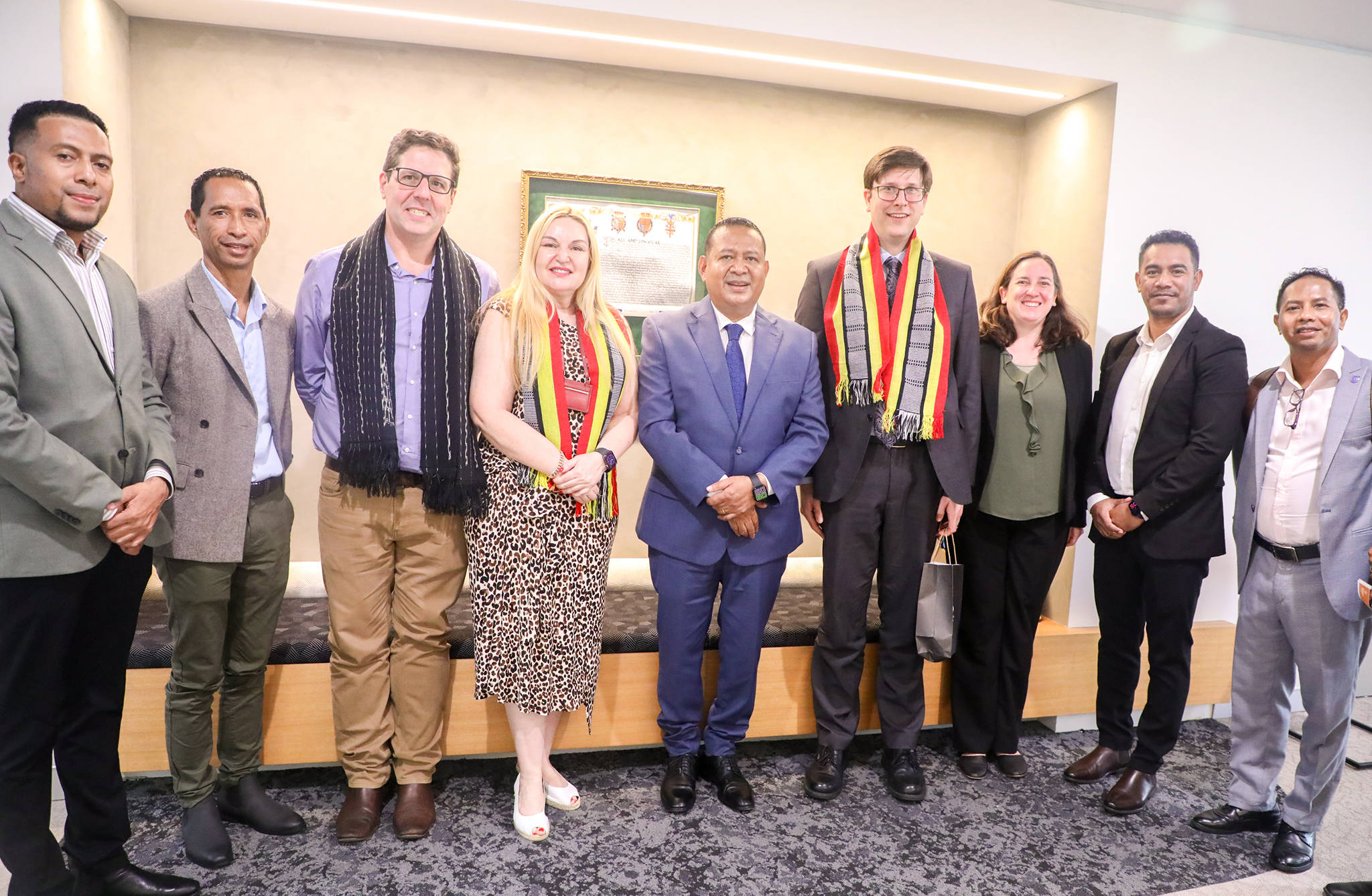 Sekretáriu Estadu hasoru malu ho Business  Chamber Queensland