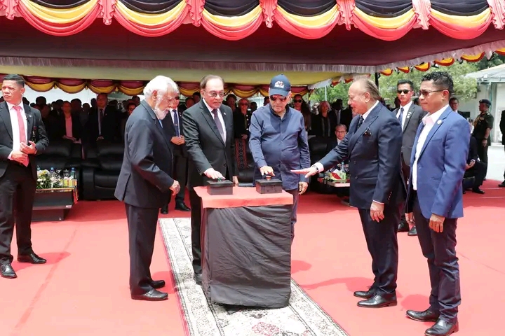 𝐕𝐢𝐬𝐞-𝐏𝐌 𝐚𝐤𝐨𝐦𝐩𝐚ñ𝐚 𝐏𝐌 𝐧𝐨 𝐏𝐑 𝐢𝐧𝐤𝐥𝐮𝐢 𝐏𝐌 𝐌𝐚𝐥á𝐳𝐢𝐚 𝐥𝐚𝐧𝐬𝐚 𝐩𝐫𝐨𝐣𝐞𝐭𝐮 𝐤𝐨𝐧𝐬𝐭𝐫𝐮𝐬𝐚𝐮𝐧 𝐒𝐞𝐧𝐭𝐫𝐮 𝐊𝐨𝐧𝐯𝐞𝐧𝐬𝐚𝐮𝐧 𝐈𝐧𝐭𝐞𝐫𝐧𝐚𝐬𝐢𝐨𝐧𝐚𝐥