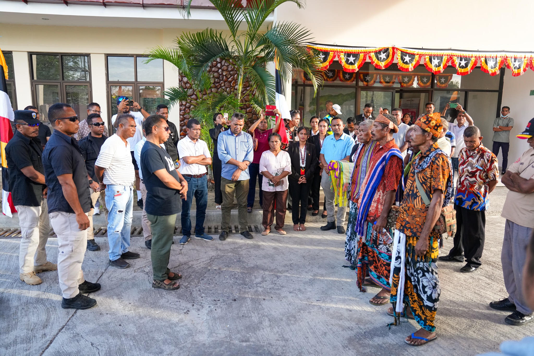 MINISTRU OBRAS PÚBLIKAS PARTISIPA SEREMÓNIA KOMEMORASAUN TINAN 50 PROKLAMASAUN INDEPENDÉNSIA RDTL IHA RAEOA.