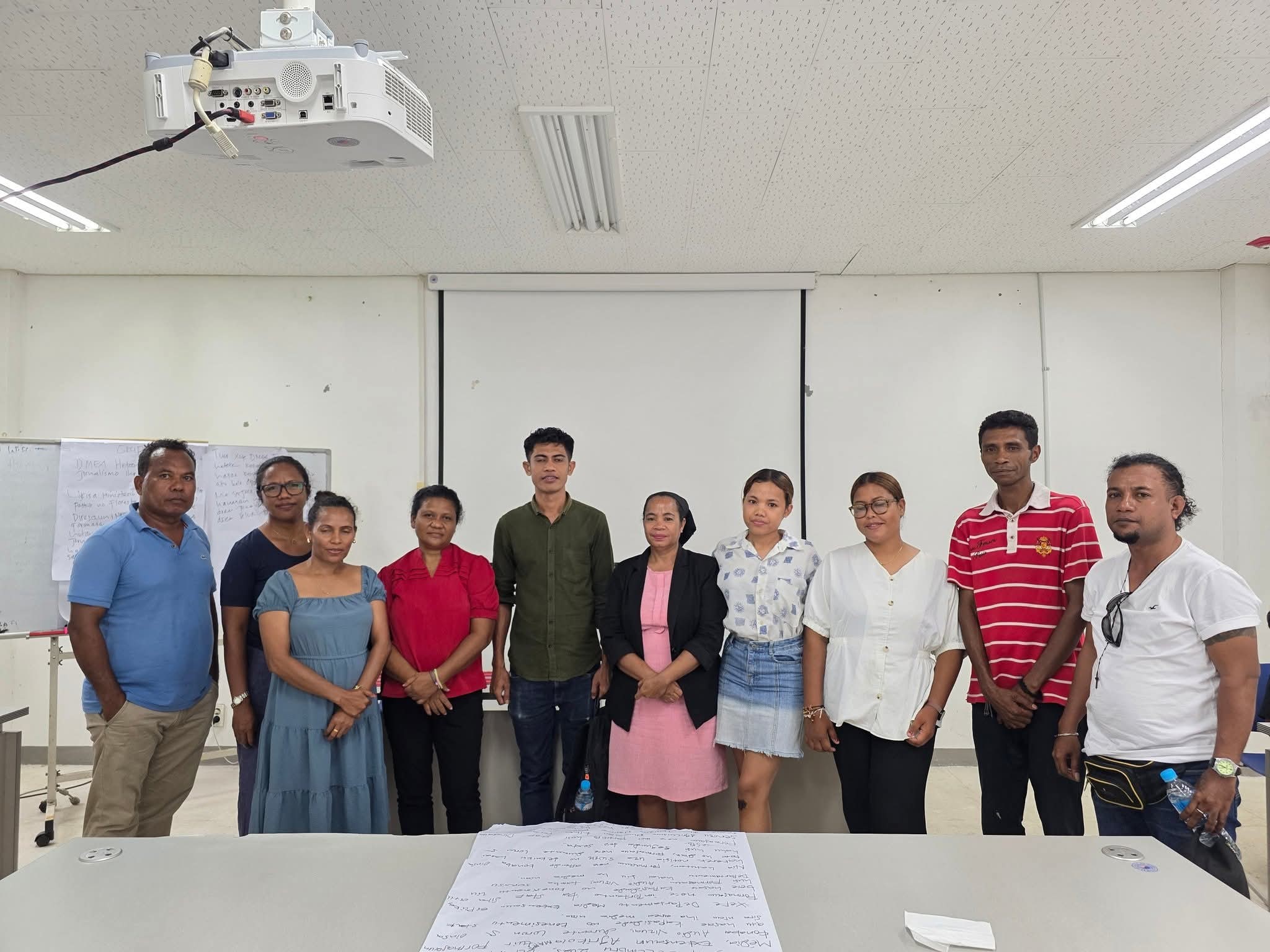 Staf DMEA  12  Tuir Formasaun konaba  Audio Vizual Durante Loron 5