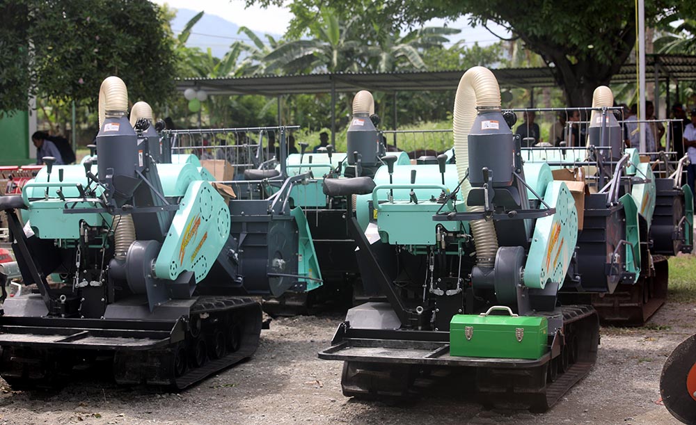 MINISTRU MAPPF MARCOS ‘’MAMETA’’ DA CRUZ DISTRIBUI MÁKINA UNIDADE 17 BÁ KOMUNIDADE AGRIKULTÓR IHA MANATUTU LIU HUSI PAM