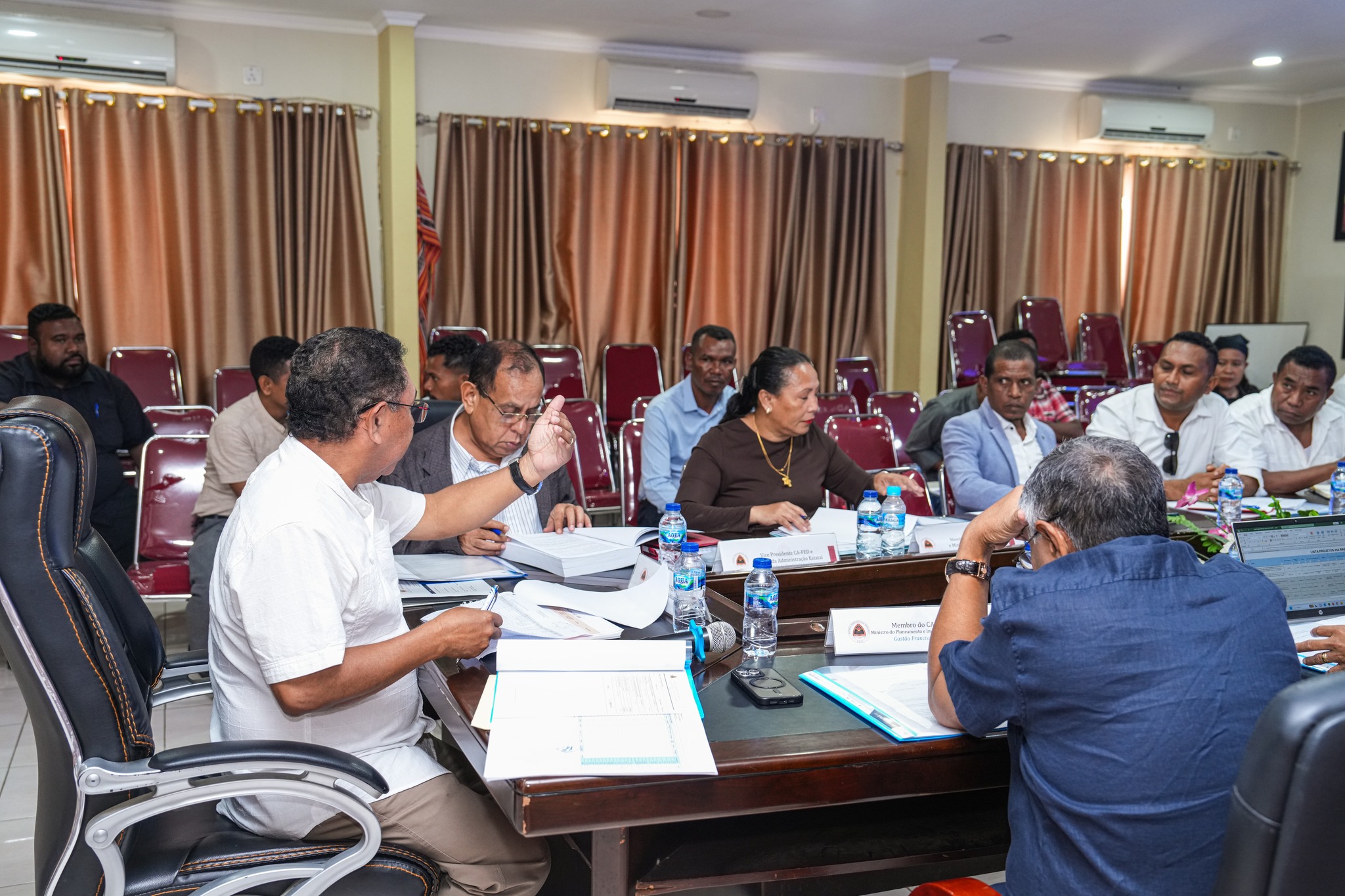 𝗠𝗜𝗡𝗜𝗦𝗧É𝗥𝗜𝗨 𝗢𝗕𝗥𝗔𝗦 𝗣Ú𝗕𝗟𝗜𝗞𝗔𝗦 𝗟𝗜𝗗𝗘𝗥𝗔 𝗥𝗘𝗨𝗡𝗜𝗔𝗨𝗡 𝗗𝗔𝗛𝗨𝗟𝗨𝗞 𝗖𝗔𝗙𝗘𝗗-𝗥𝗔𝗘𝗢𝗔.