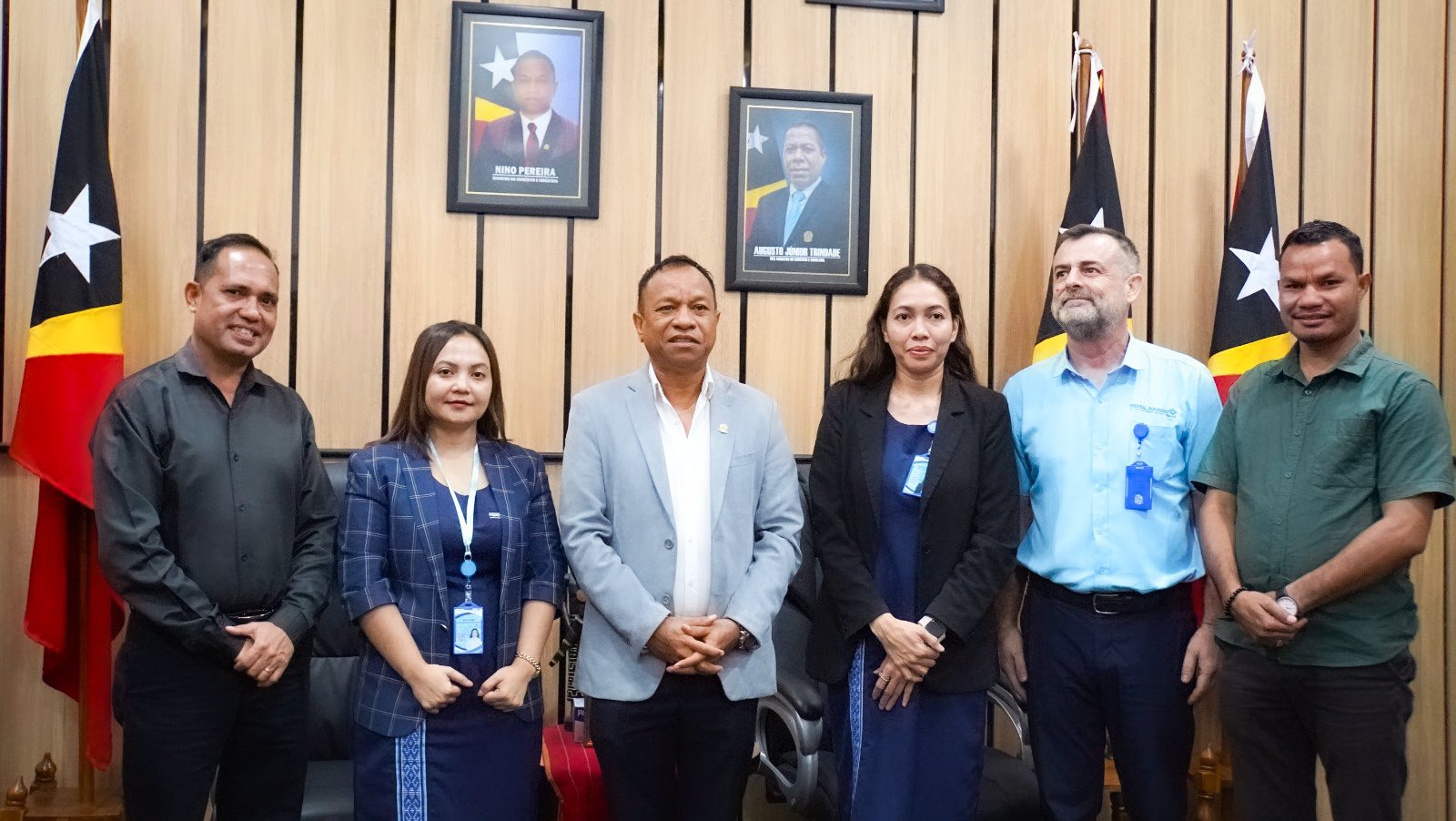 𝐃𝐢𝐥𝐢, 𝟏𝟔 𝐅𝐞𝐯𝐞𝐫𝐞𝐢𝐫𝐮 𝟐𝟎𝟐𝟔 – Ministru Komérsiu no Indústria, Sr. Nino Pereira, realiza sorumutu ho representante husi Federal Insurance, ne’ebé mai atu introduz nia kompanhia no aprezenta servisu seguransa finansial ba merkadu T