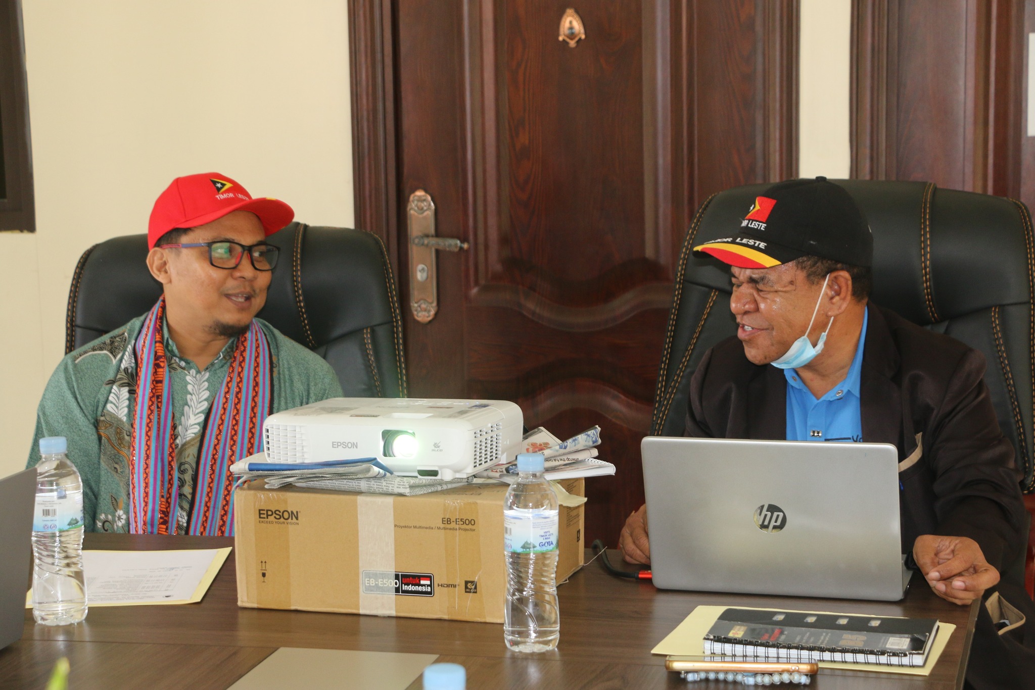 𝗠𝗝𝗗𝗔𝗞 𝗦𝗶𝗺𝘂 𝗩𝗶𝘇𝗶𝘁𝗮 𝗞𝗼𝗿𝘁𝗲𝘇𝗶𝗮 𝗵𝘂𝘀𝗶 𝗧𝗲𝗰𝗵𝗻𝗼𝗽𝗵𝗼𝗿𝗶𝗮 𝗬𝗼𝗴𝘆𝗮𝗸𝗮𝗿𝘁𝗮 🇮🇩🇹🇱 Dili, 20 Janeiru 2026 – Ministériu Juventude, Desportu, Arte no Kultura (MJDAK), liuhusi Diretór Nasionál Administrasaun no Rekursu Umanu, Sr. Florindo Napoleão Xav