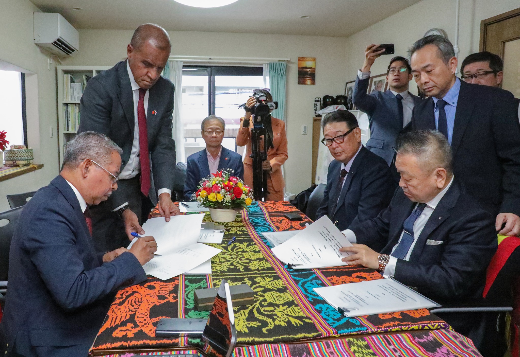 𝐆𝐎𝐕𝐄𝐑𝐍𝐔 𝐎𝐅𝐈𝐒𝐈𝐀𝐋𝐌𝐄𝐍𝐓𝐄 𝐀𝐒𝐈𝐍𝐀 𝐊𝐎𝐍𝐓𝐑𝐀𝐓𝐔 𝐇𝐎 𝐄𝐌𝐏𝐑𝐄𝐙𝐀 𝐓𝐎𝐀 𝐂𝐎𝐑𝐏𝐎𝐑𝐀𝐓𝐈𝐎𝐍 𝐊𝐎𝐍𝐀-𝐁Á 𝐊𝐎𝐍𝐒𝐓R𝐔𝐊𝐒𝐀𝐔𝐍 𝐓𝐄𝐑𝐌𝐈𝐍Á𝐋 𝐏𝐀𝐒𝐀𝐉𝐄𝐈𝐑𝐔 𝐀𝐈𝐏𝐍𝐋.