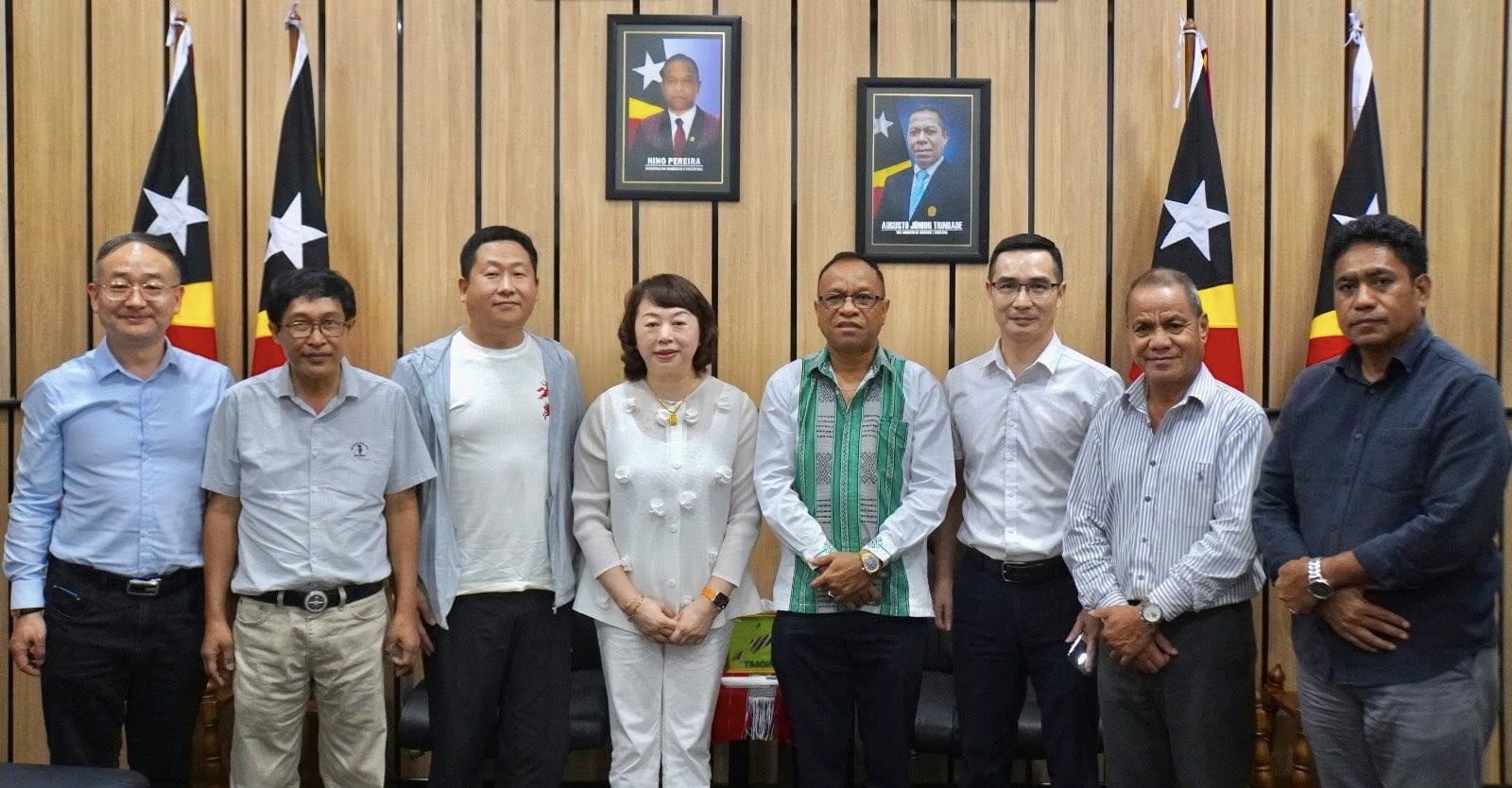 Ministru Komérsiu no Indústria, Sr. Nino Pereira, hala’o reuniaun ho investor sira husi Xina iha sala Gabinete Ministru MCI, Fomento Mandarin, Díli.