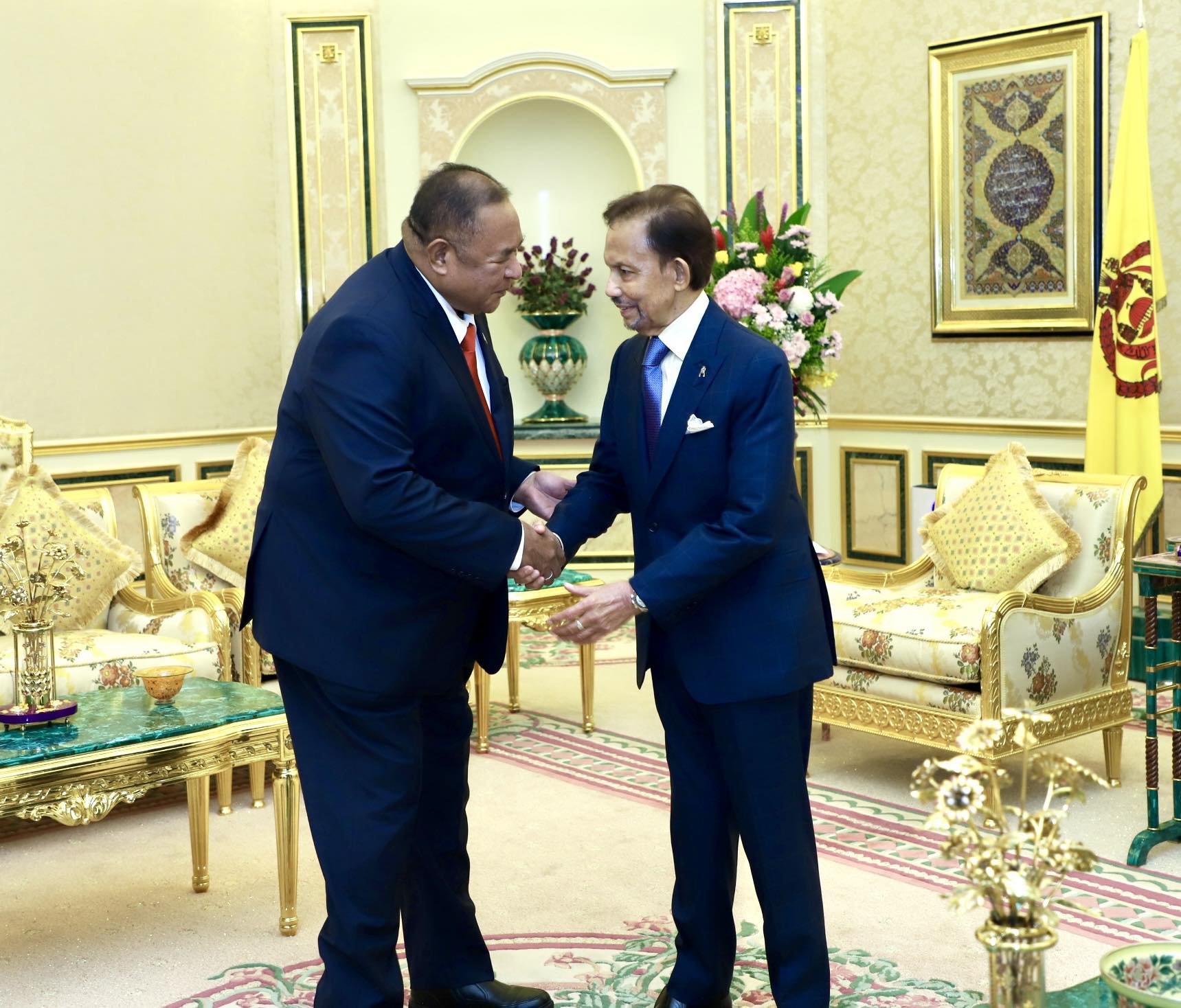 𝐁𝐑𝐔𝐍𝐄𝐈 𝐃𝐀𝐑𝐔𝐒𝐀𝐋𝐀𝐌 | 𝟔 𝐎𝐜𝐭𝐨𝐛𝐞𝐫 𝟐𝟎𝟐𝟓 - 𝐇.𝐄. 𝐁𝐞𝐧𝐝𝐢𝐭𝐨 𝐝𝐨𝐬 𝐒𝐚𝐧𝐭𝐨𝐬 𝐅𝐫𝐞𝐢𝐭𝐚𝐬, Minister of Foreign Affairs and Cooperation of the Democratic Republic of Timor-Leste, had the high honour of paying a courtesy call on 𝐇𝐢𝐬 𝐌𝐚𝐣𝐞𝐬𝐭𝐲 𝐒𝐮𝐥𝐭𝐚𝐧 𝐇